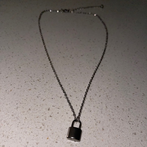 Lock necklace - Picture 2 of 3